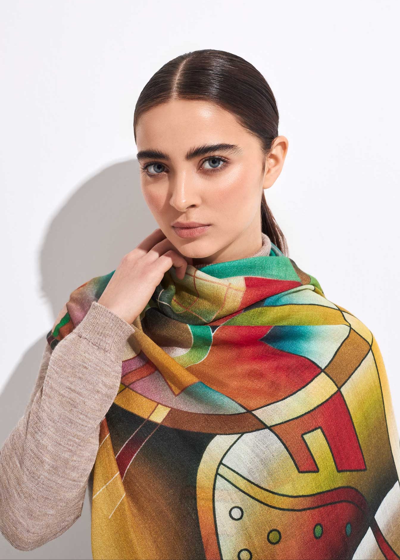 "Luna Llena me cubre de Energía" Shawl De Baby Alpaca & Seda